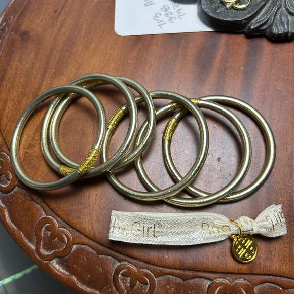 Buddha Girl - Picture 2 of 4